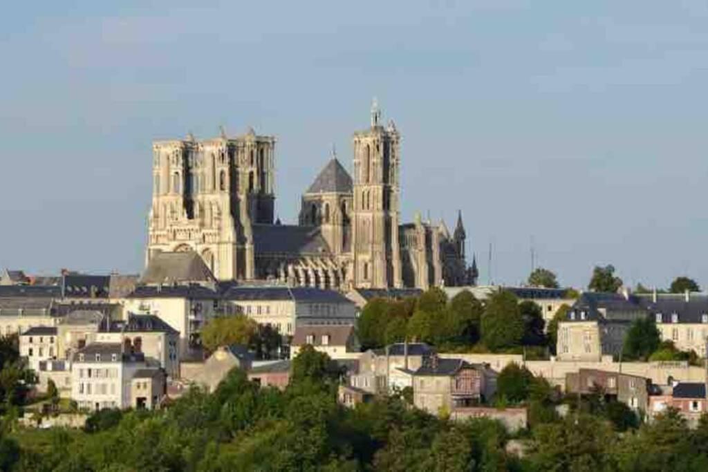 Laon : « Suite Privee Au Pied De La Cathedrale » Kültér fotó
