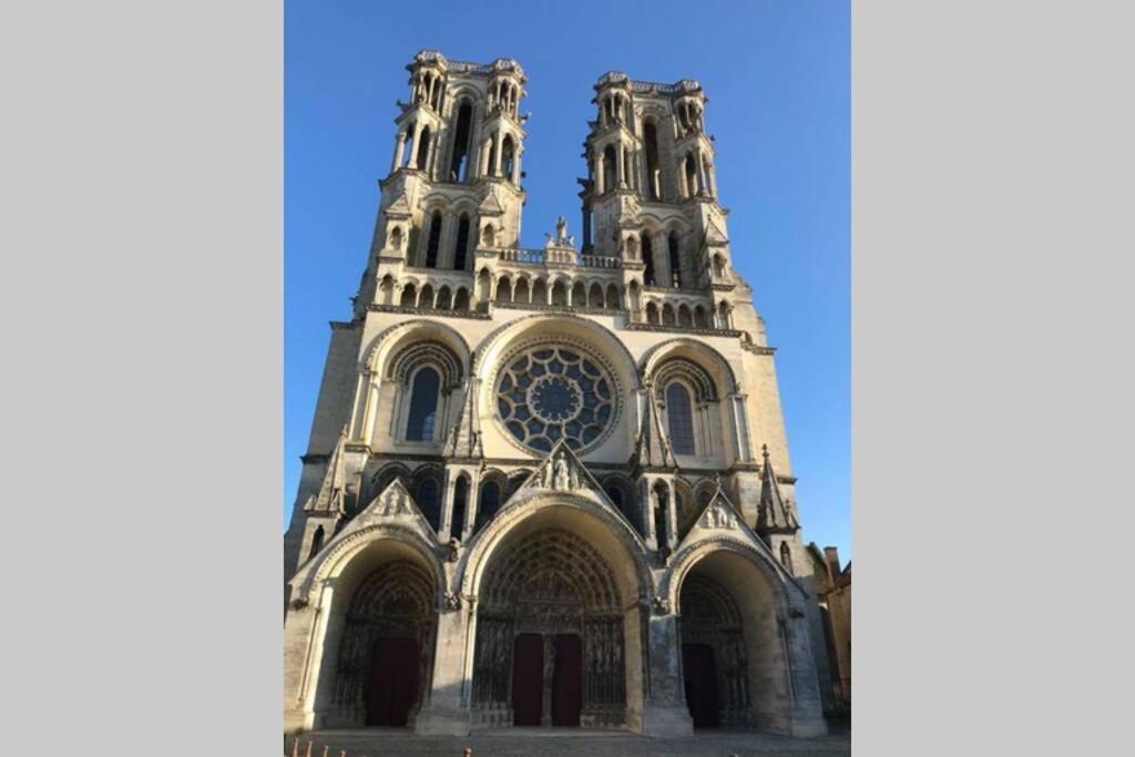 Laon : « Suite Privee Au Pied De La Cathedrale » Kültér fotó